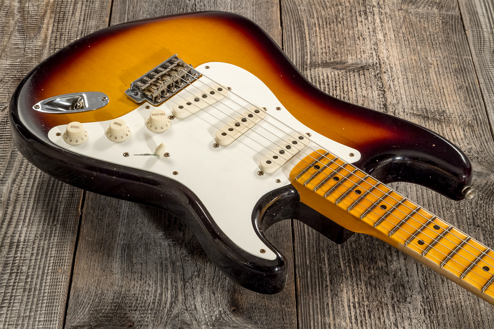 Fender Custom Shop Strat 1956 3s Trem Mn #cz571884 - Journeyman Relic Aged 2-color Sunburst - Str shape electric guitar - Variation 2