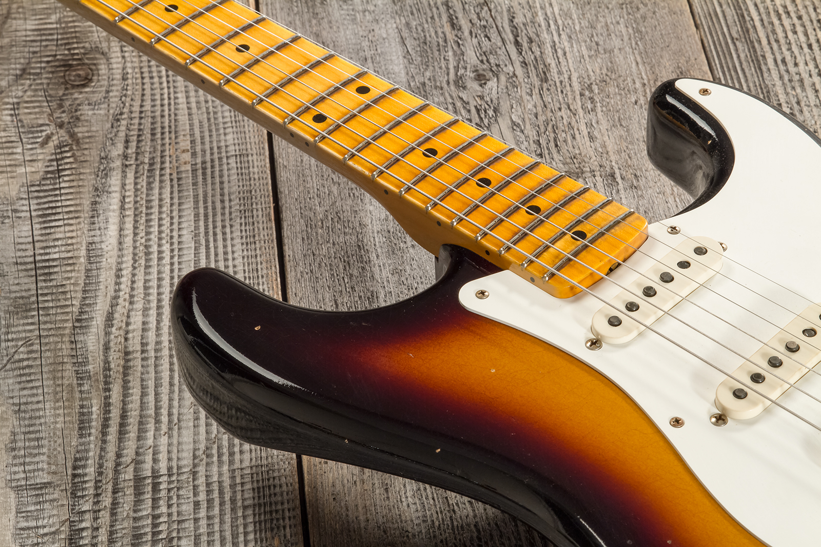 Fender Custom Shop Strat 1956 3s Trem Mn #cz571884 - Journeyman Relic Aged 2-color Sunburst - Str shape electric guitar - Variation 3