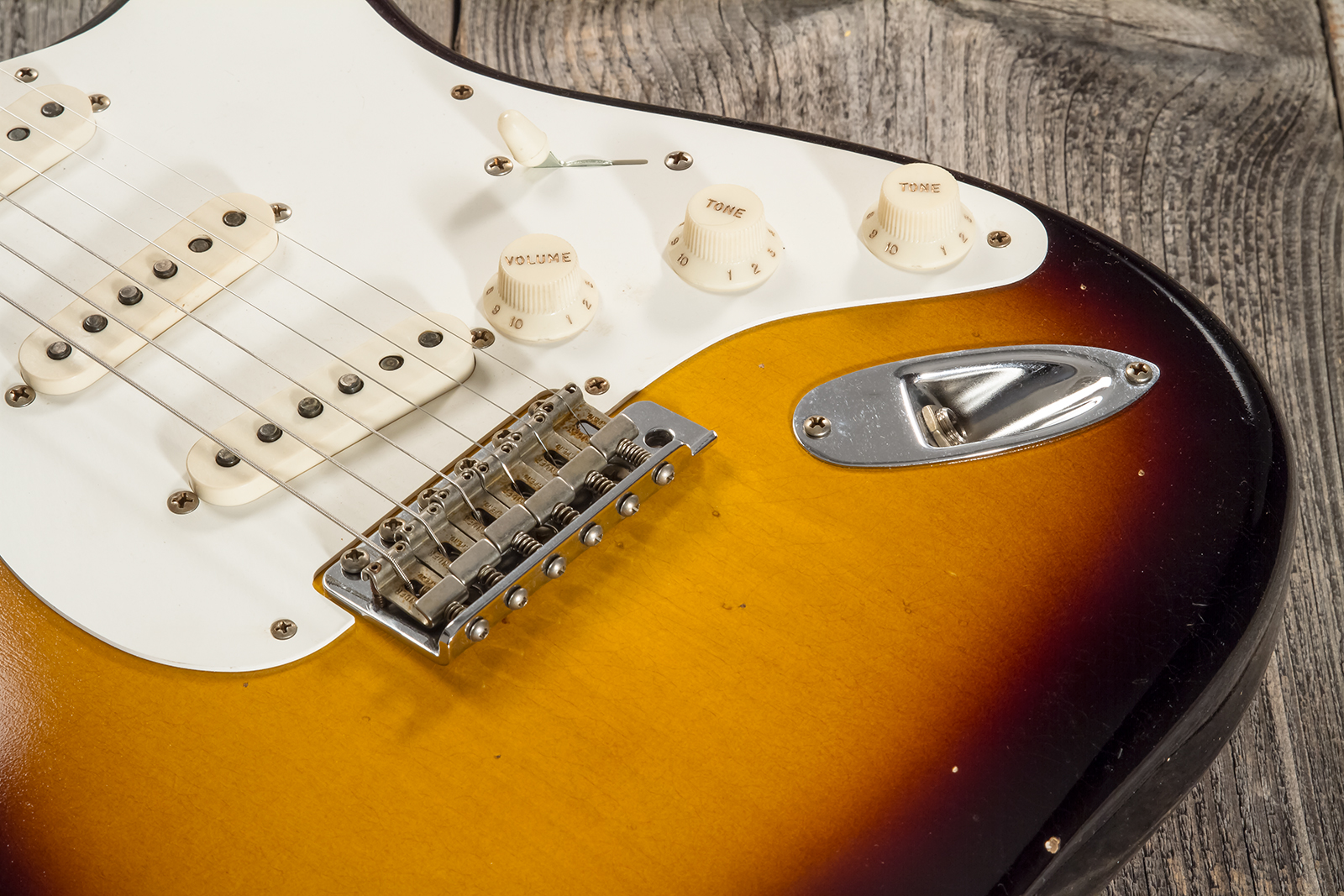 Fender Custom Shop Strat 1956 3s Trem Mn #cz571884 - Journeyman Relic Aged 2-color Sunburst - Str shape electric guitar - Variation 5