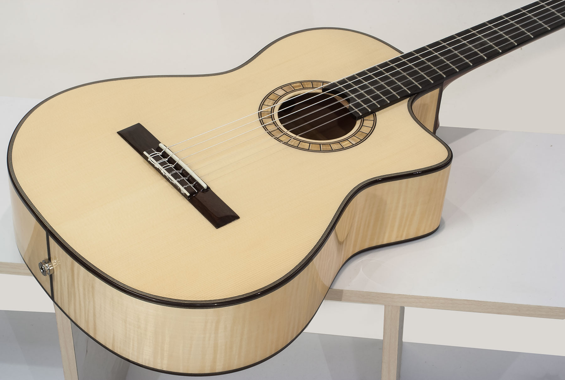 Martinez Mp12-mp Crossover 4/4 Cw Epicea Erable Rw + Housse - Natural - Classical guitar 4/4 size - Variation 1