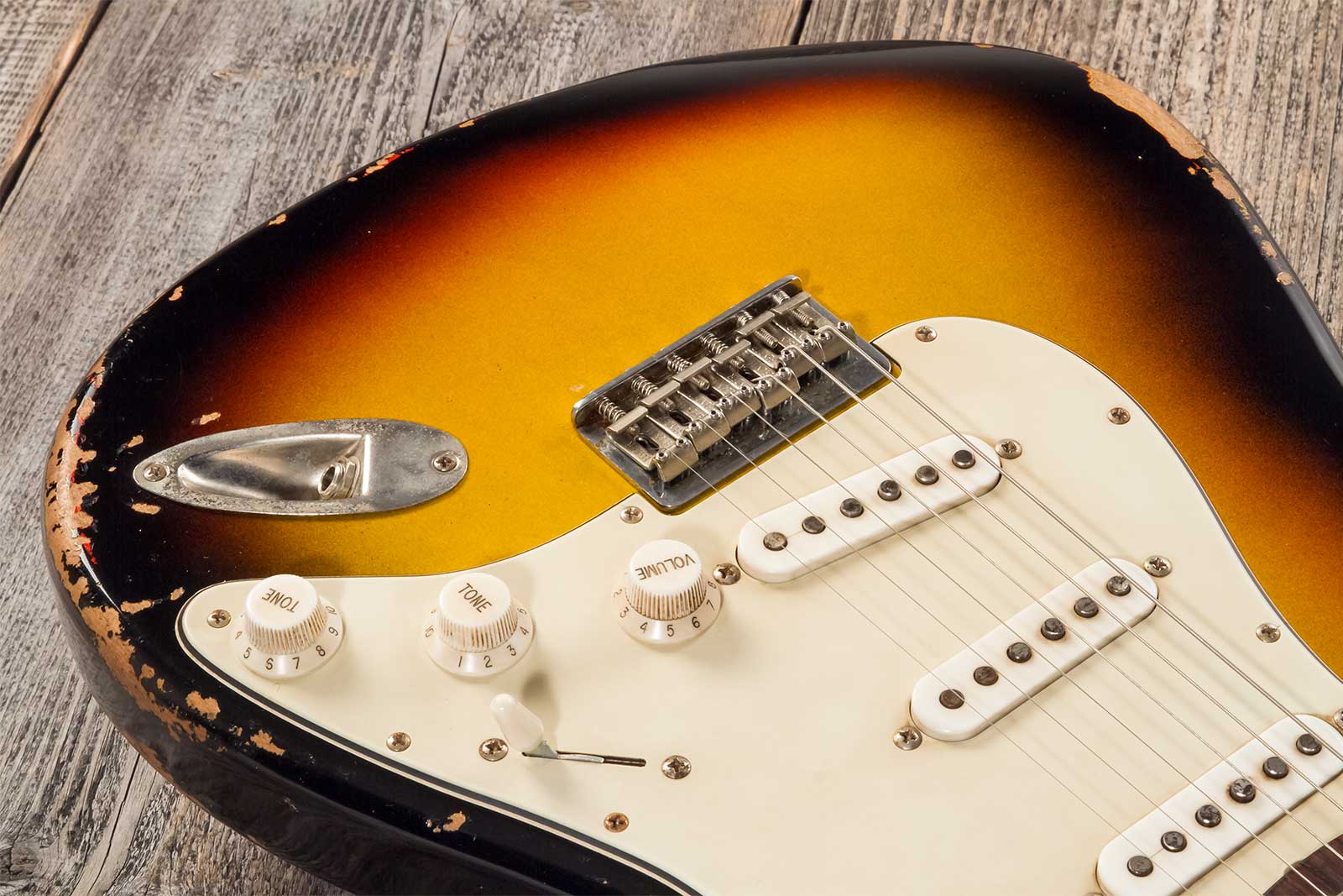 Rebelrelic S-series 1961 Hardtail 3s Ht Rw #231008 - 3-tone Sunburst - Str shape electric guitar - Variation 3