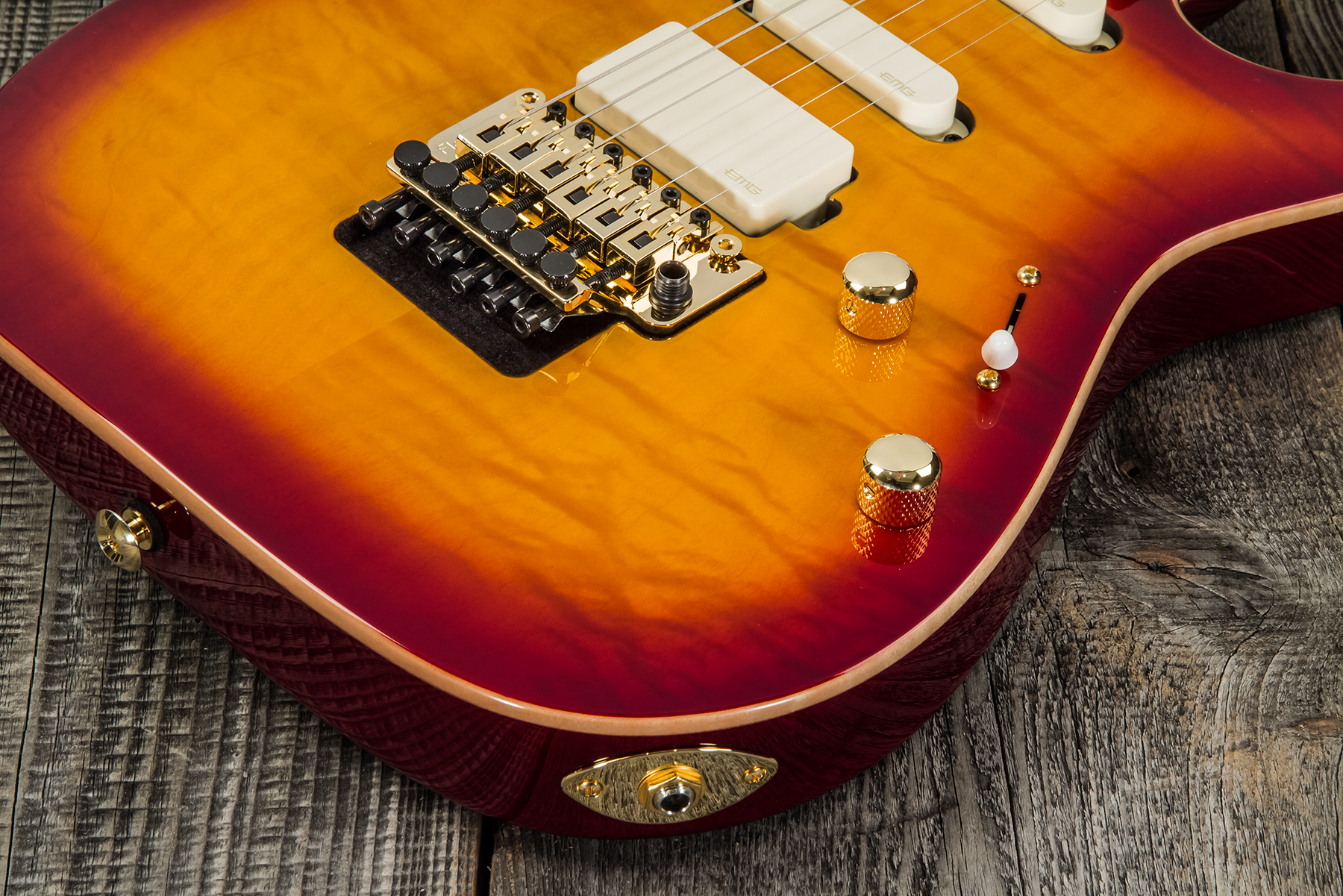 Suhr Standard Legacy 01-ltd-0030 Hss Emg Fr Rw #70282 - Aged Cherry Burst - Str shape electric guitar - Variation 4